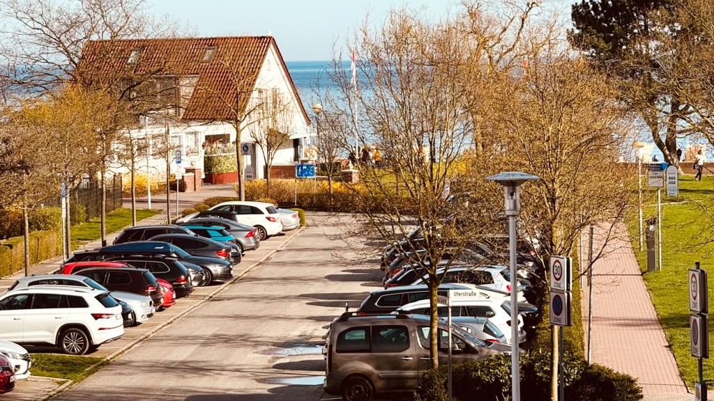Familie am Strand in Grömitz